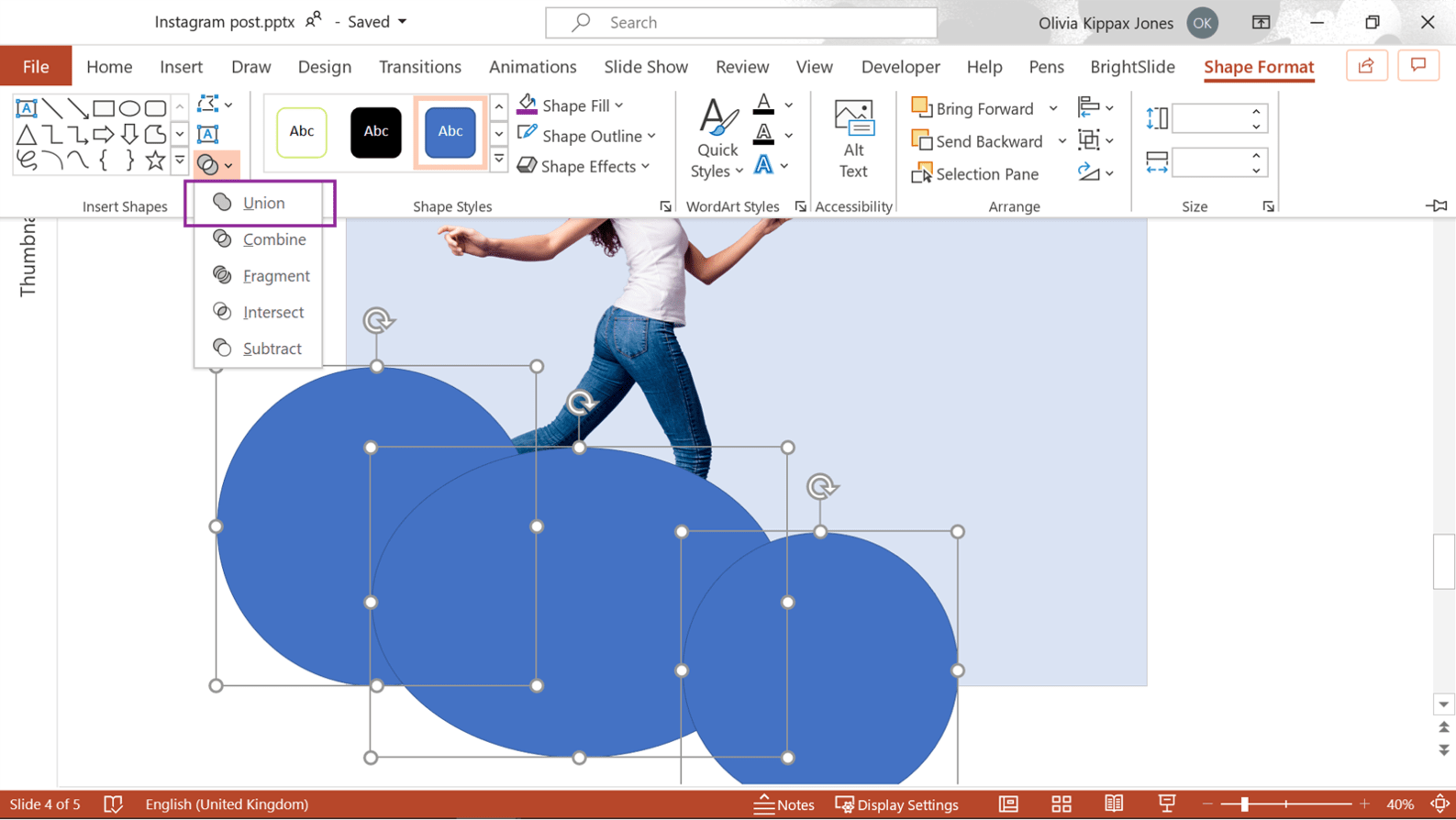 Screenshot of powerpoint showing where to find the Union Boolean tool